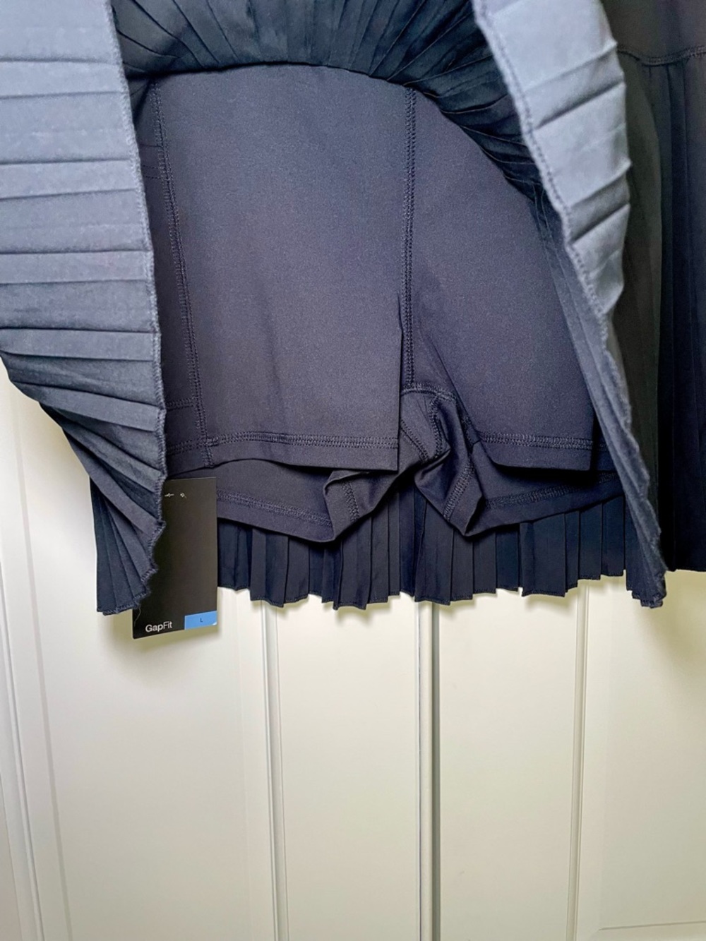 NWT GapFit Women's Pull-On Activewear Pleated Skort - Black Large - Picture 3 of 7